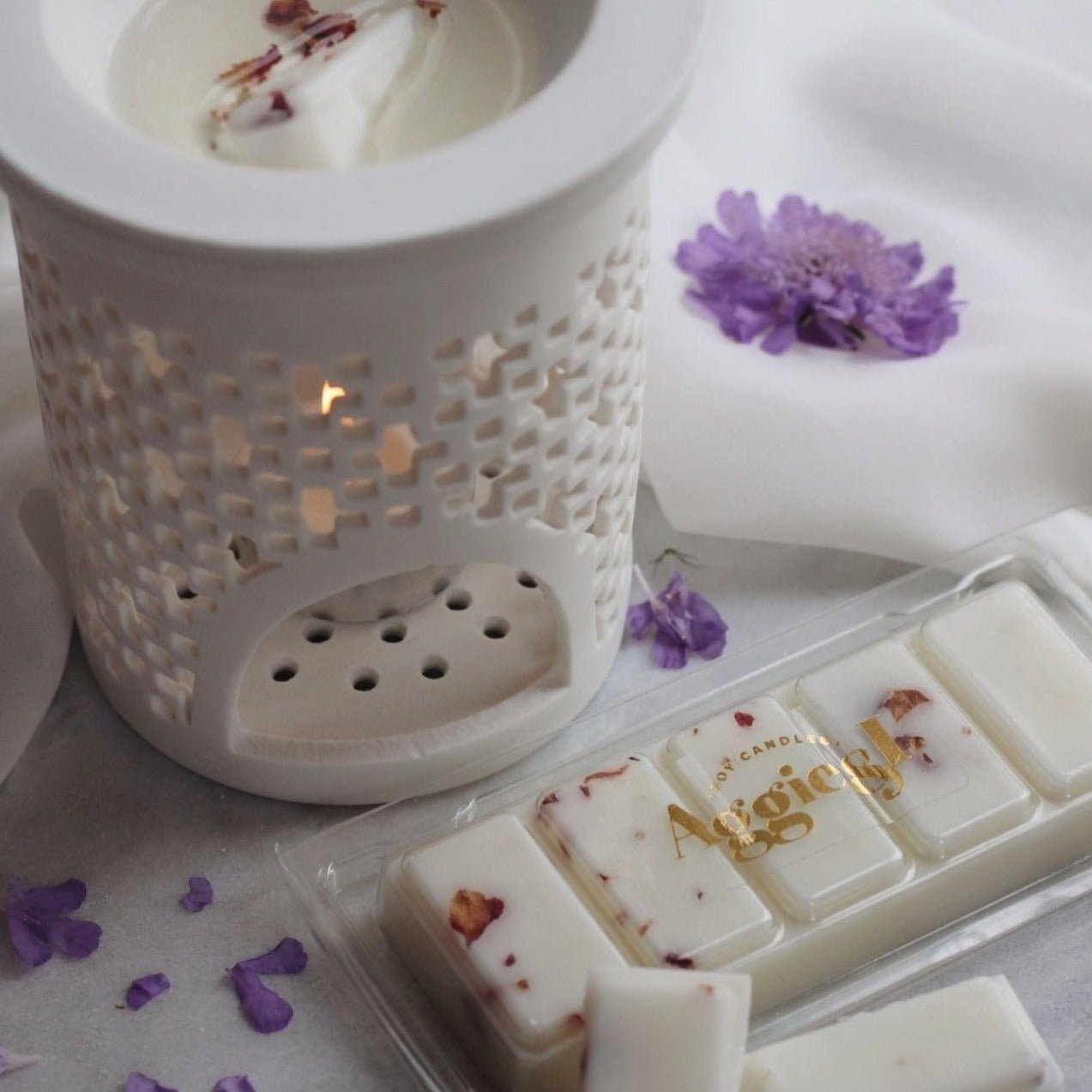 Rhubarb & Elderflower Soy Wax Melts - Aggie & I Soy Candles